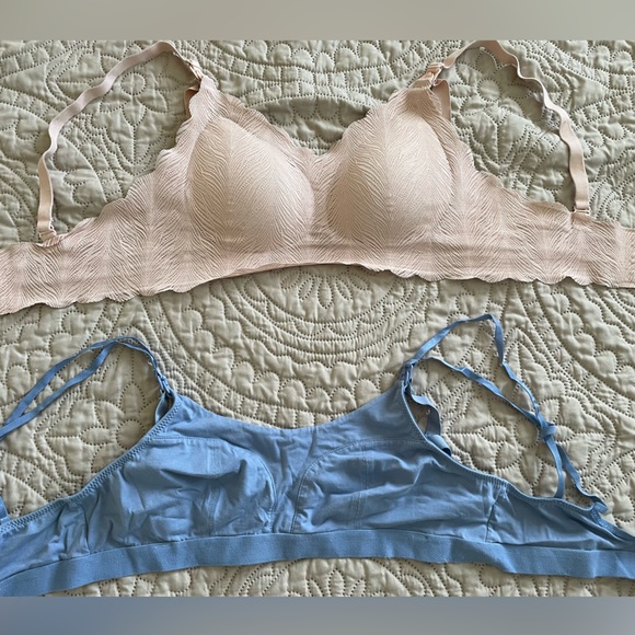 (4) nursing and pumping bras- size small- “Like new” condition - Picture 2 of 3